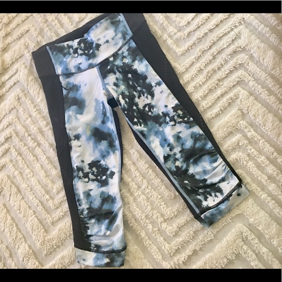 Size 6 LuLulemon athletica - Picture 1 of 5
